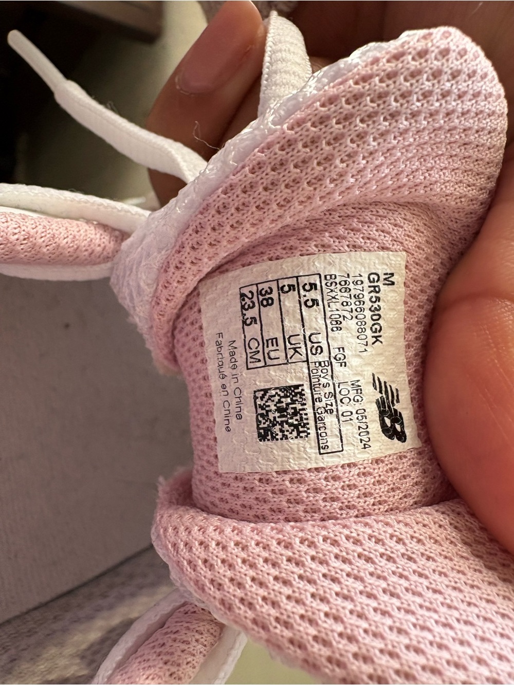 New Balance 530 Women's White and Light Pink Running Sneakers - Picture 3 of 3